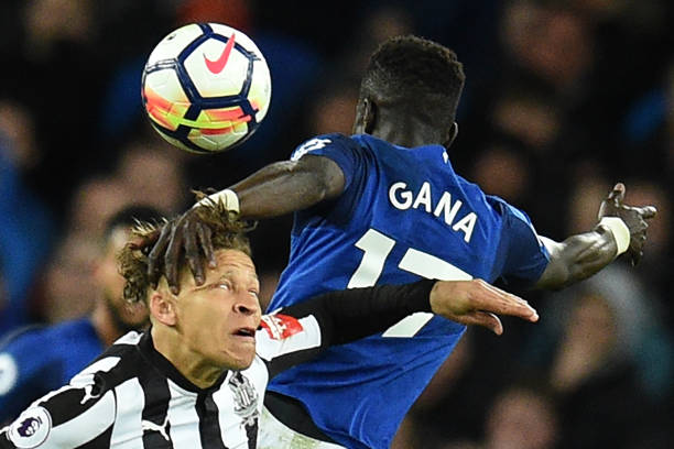 在探讨湖人 在探讨湖人